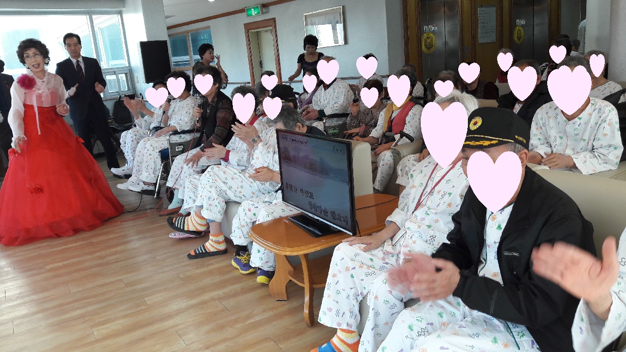 가로등노래봉사단 공연