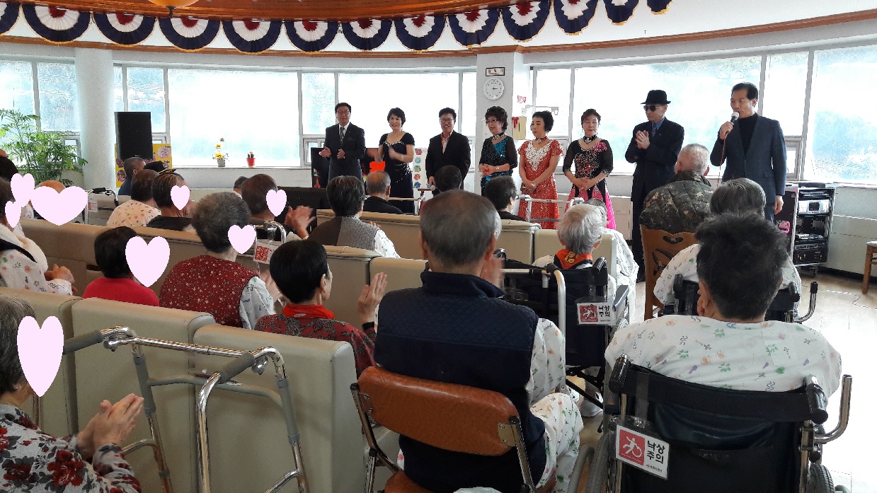가로등노래봉사단공연